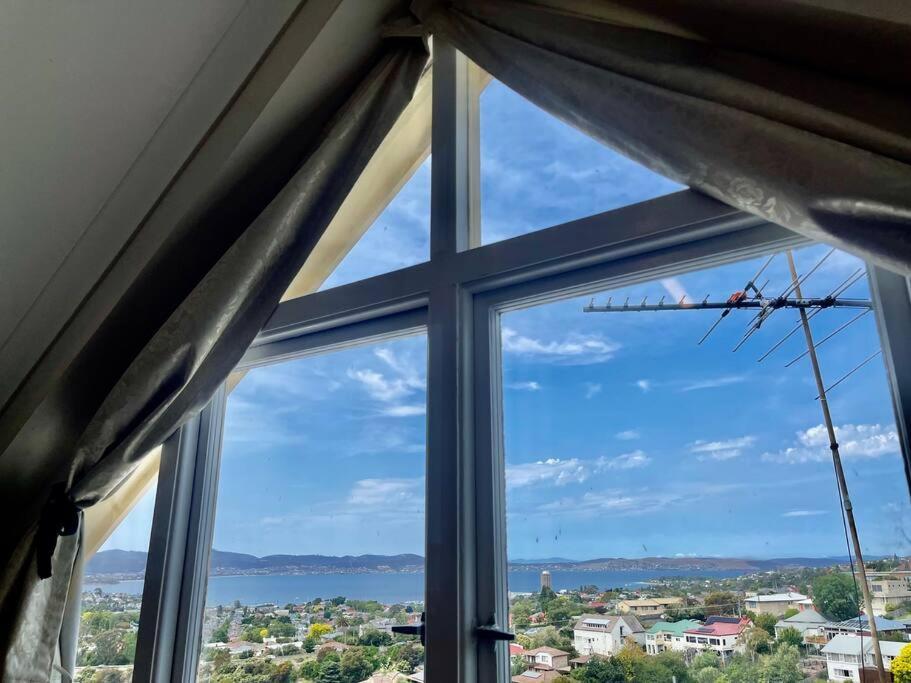 Lovely Brick Cottage With Amazing Water View Hobart Extérieur photo