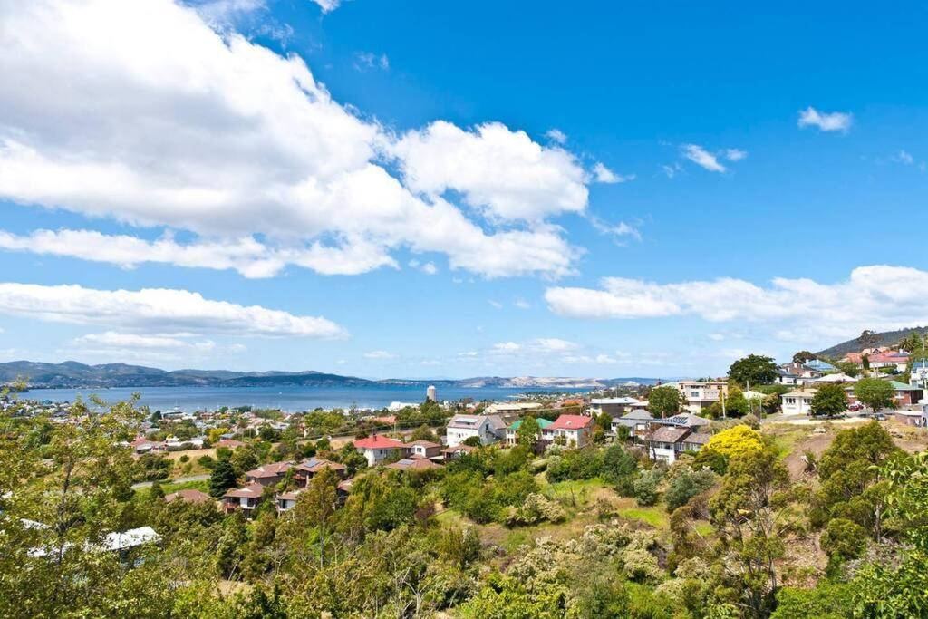 Lovely Brick Cottage With Amazing Water View Hobart Extérieur photo